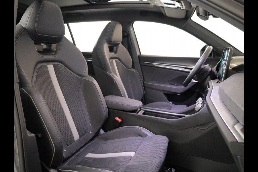 Škoda Kodiaq 1.5 TSI PHEV Sportline Business 204 pk Automaat (DSG) | Verlengde garantie | Navigatie | Panoramadak | Trekhaak (wegklapbaar) | Parkeersensoren | Achteruitrijcamera | Stoelverwarming v/a |