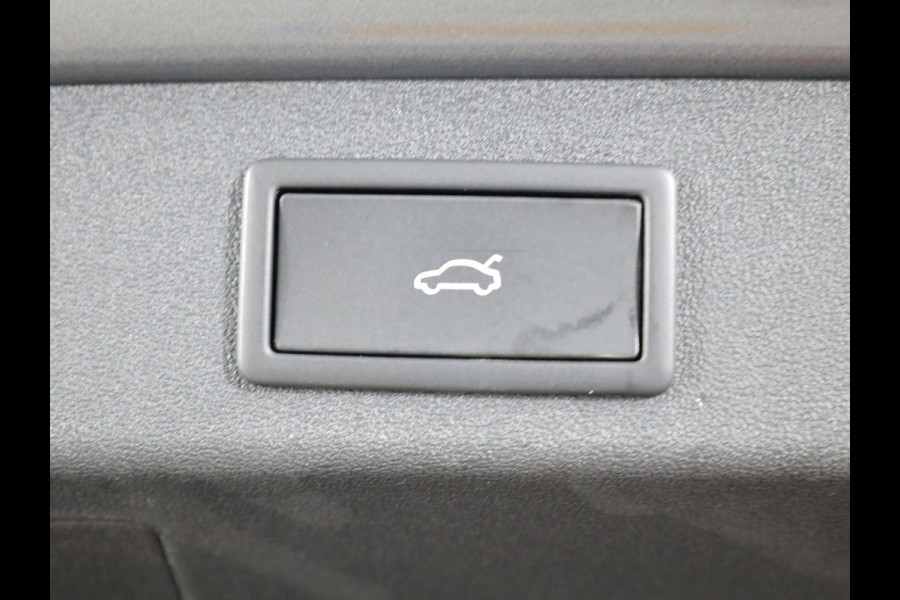 Škoda Kodiaq 1.5 TSI PHEV Sportline Business 204 pk Automaat (DSG) | Verlengde garantie | Navigatie | Panoramadak | Trekhaak (wegklapbaar) | Parkeersensoren | Achteruitrijcamera | Stoelverwarming v/a |