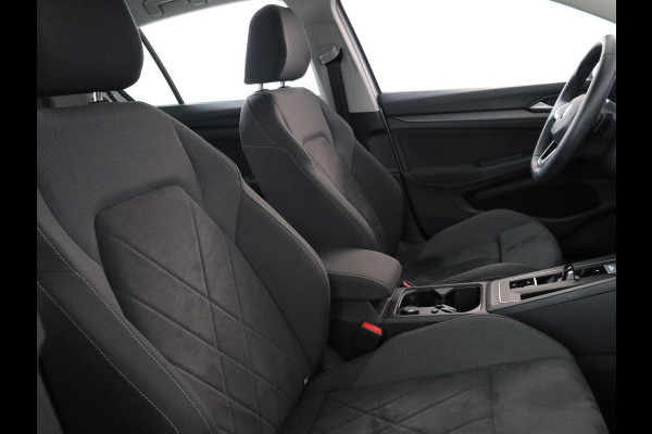 Volkswagen Golf 1.5 eTSI Style 130 PK DSG (Automaat) | Navigatie | Stoel- en stuurverwarming | keyless entry | Parkeer camera | Standkachel |