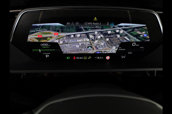 Audi Q8 e-tron 50 quattro Edition 95 kWh 340pk | SOH 96% | Lederen bekleding | | 20 inch lichtmetalen velgen | Elektrisch verstelbare voorstoelen met geheugen | Parkeercamera |