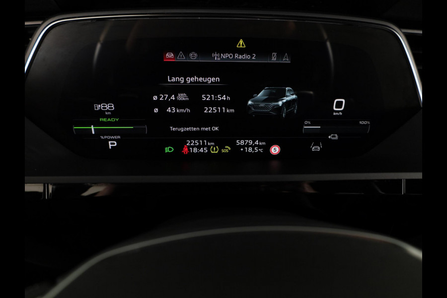 Audi Q8 e-tron 50 quattro Edition 95 kWh 340pk | SOH 96% | Lederen bekleding | | 20 inch lichtmetalen velgen | Elektrisch verstelbare voorstoelen met geheugen | Parkeercamera |