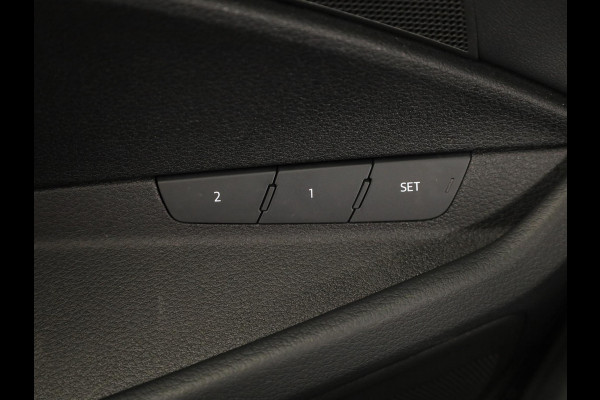Audi Q8 e-tron 50 quattro Edition 95 kWh 340pk | SOH 96% | Lederen bekleding | | 20 inch lichtmetalen velgen | Elektrisch verstelbare voorstoelen met geheugen | Parkeercamera |