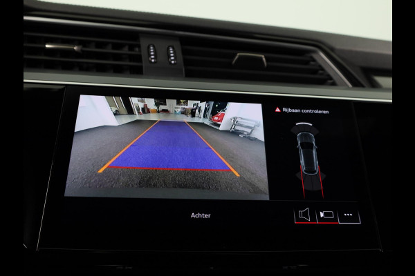 Audi Q8 e-tron 50 quattro Edition 95 kWh 340pk | SOH 96% | Lederen bekleding | | 20 inch lichtmetalen velgen | Elektrisch verstelbare voorstoelen met geheugen | Parkeercamera |