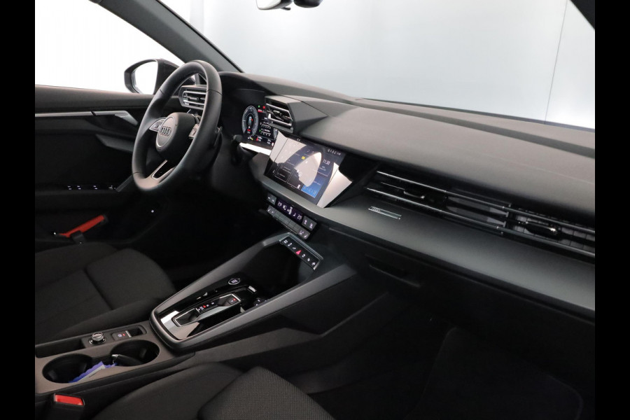 Audi A3 Sportback 40 TFSI e Advanced edition 204 pk S-tronic | Verlengde garantie | Navigatie | Parkeersensoren (Park assist) | Achteruitrijcamera | Stoelverwarming |