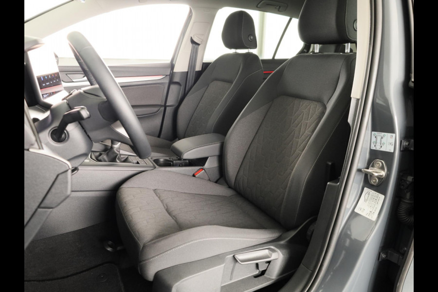 Volkswagen Golf Life Edition 1.5 TSI 85 kW / 116 pk Hatchback 6 ve Camera| 17'LM-velgen| Verwarmd stuur en voorstoelen | Keyless entry/start