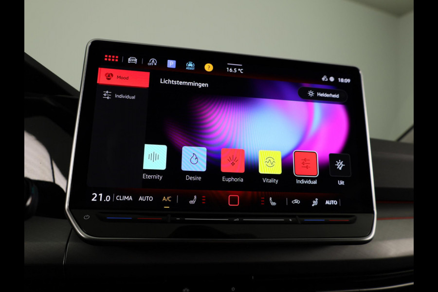 Volkswagen Golf Life Edition 1.5 TSI 85 kW / 116 pk Hatchback 6 ve Camera| 17'LM-velgen| Verwarmd stuur en voorstoelen | Keyless entry/start