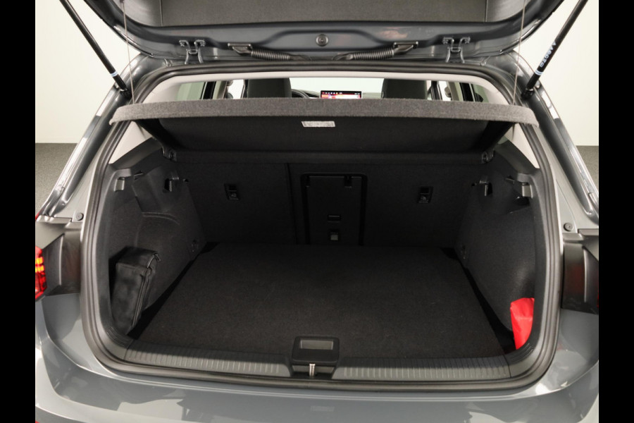 Volkswagen Golf Life Edition 1.5 TSI 85 kW / 116 pk Hatchback 6 ve Camera| 17'LM-velgen| Verwarmd stuur en voorstoelen | Keyless entry/start