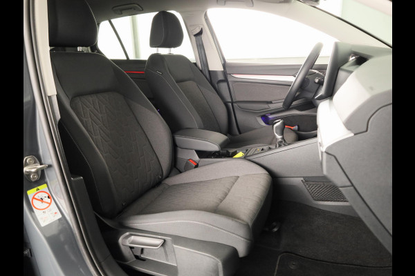 Volkswagen Golf Life Edition 1.5 TSI 85 kW / 116 pk Hatchback 6 ve Camera| 17'LM-velgen| Verwarmd stuur en voorstoelen | Keyless entry/start