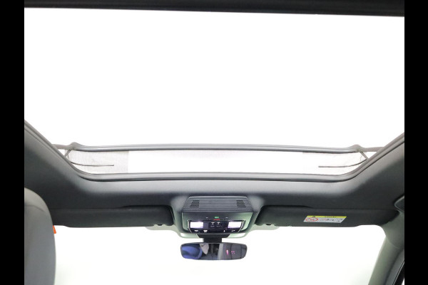 Volkswagen Tayron 1.5 eHybrid R-Line Edition 272 pk Automaat (DSG) | Verlengde garantie | Navigatie | Panoramadak | Trekhaak (wegklapbaar) | Rondomzicht camera | Lederen bekleding | Stoelverwarming v/a | R-Line |