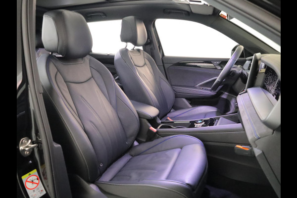 Volkswagen Tayron 1.5 eHybrid R-Line Edition 272 pk Automaat (DSG) | Verlengde garantie | Navigatie | Panoramadak | Trekhaak (wegklapbaar) | Rondomzicht camera | Lederen bekleding | Stoelverwarming v/a | R-Line |