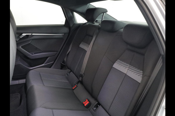 Audi A3 Limousine 30 TFSI Advanced edition 110 pk S-tronic | Navigatie | Parkeersensoren (Park assist) | Apple Carplay/Android Auto | Stoelverwarming |