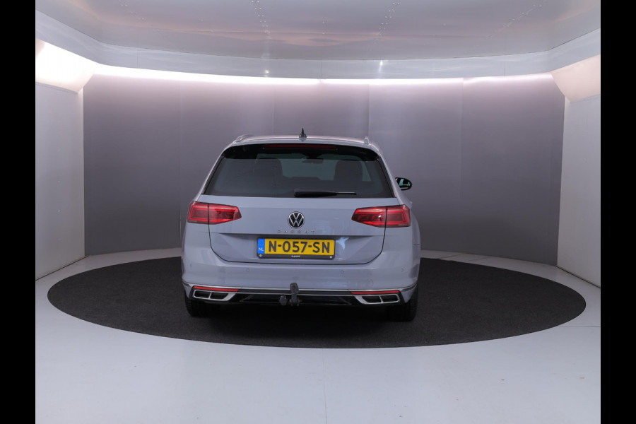 Volkswagen Passat Variant 1.5 TSI R-Line Business + 150pk DSG| Pano-dak| Luxe lederen interieur| Matrix LED