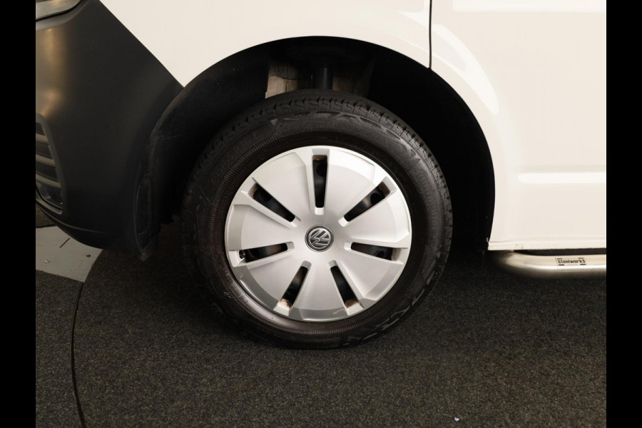 Volkswagen Transporter 2.0 TDI L2H1 28 Comfortline 110 pk | Verlengde garantie | Navigatie via App | Parkeersensoren achter | Cruise control |
