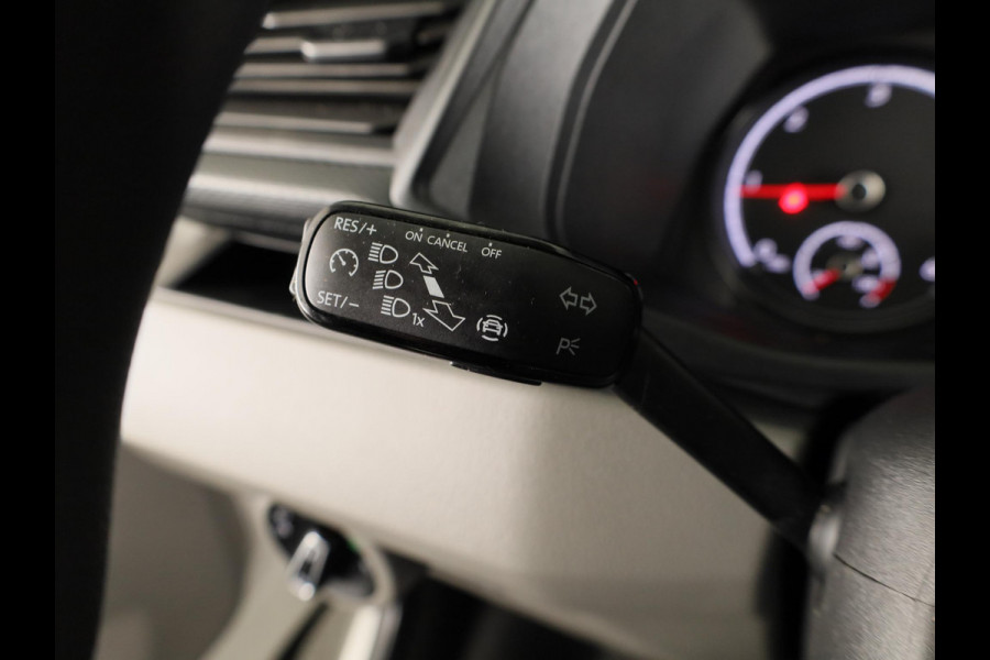 Volkswagen Transporter 2.0 TDI L2H1 28 Comfortline 110 pk | Verlengde garantie | Navigatie via App | Parkeersensoren achter | Cruise control |