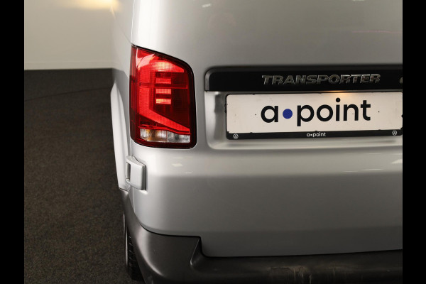 Volkswagen Transporter 2.0 TDI L2H1 32 150PK DSG | Navigatie via app | Parkeersensoren | Trekhaak |