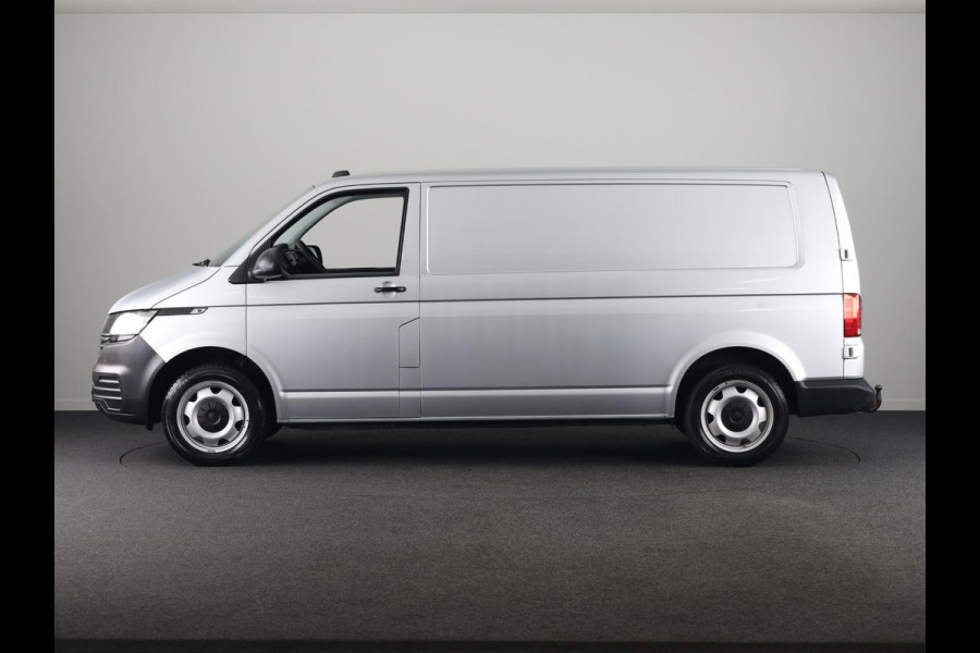 Volkswagen Transporter 2.0 TDI L2H1 32 150PK DSG | Navigatie via app | Parkeersensoren | Trekhaak |
