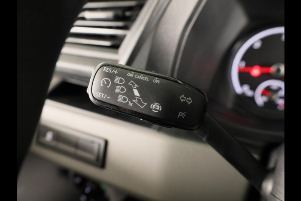 Volkswagen Transporter 2.0 TDI L2H1 32 150PK DSG | Navigatie via app | Parkeersensoren | Trekhaak |