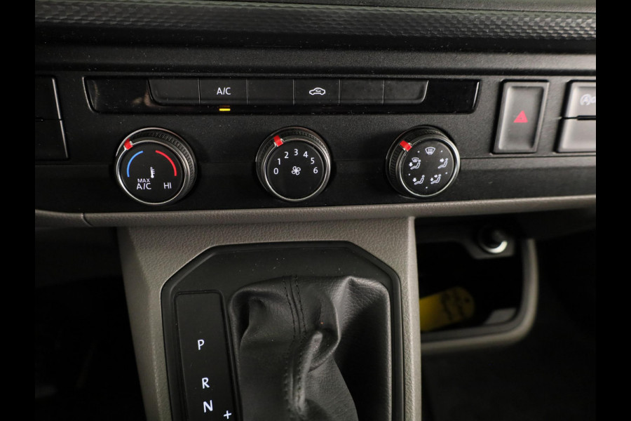 Volkswagen Transporter 2.0 TDI L2H1 32 150PK DSG | Navigatie via app | Parkeersensoren | Trekhaak |