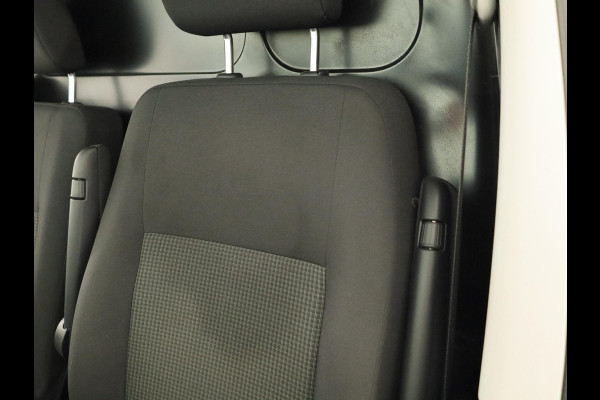 Volkswagen Transporter 2.0 TDI L2H1 32 150PK DSG | Navigatie via app | Parkeersensoren | Trekhaak |