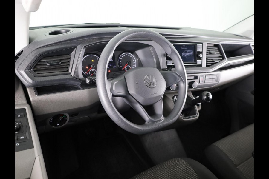 Volkswagen Transporter 2.0 TDI L2H1 28 Comfortline 110 pk | Verlengde garantie | Navigatie via App | Parkeersensoren achter | Cruise control |