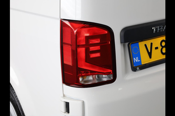 Volkswagen Transporter 2.0 TDI L2H1 28 Comfortline 110 pk | Verlengde garantie | Navigatie via App | Parkeersensoren achter | Cruise control |