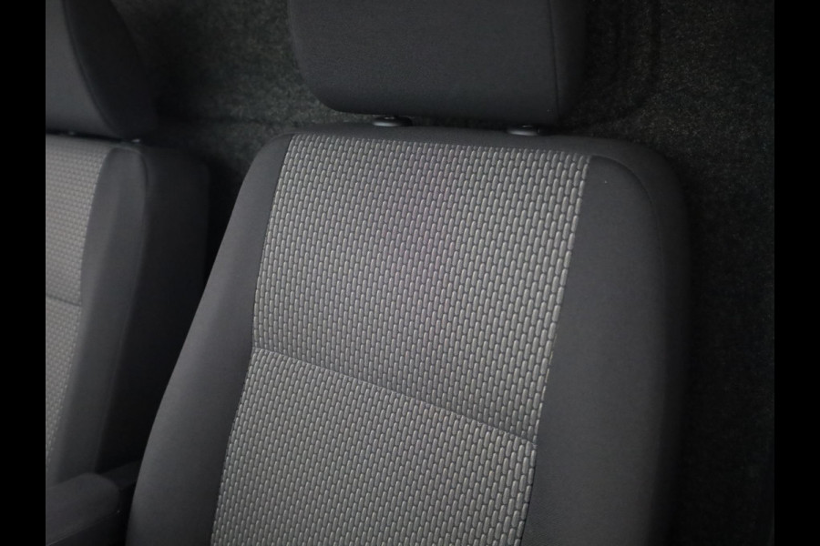 Volkswagen Transporter 2.0 TDI L2H1 28 Comfortline 110 pk | Verlengde garantie | Navigatie via App | Parkeersensoren achter | Cruise control |