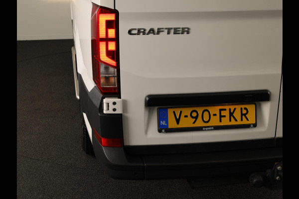 Volkswagen Crafter 35 2.0 TDI L3H3 Comfortline EURO VI 140 pk Automaat | Verlengde garantie | Navigatie | Trekhaak | Parkeersensoren | Achteruitrijcamera |
