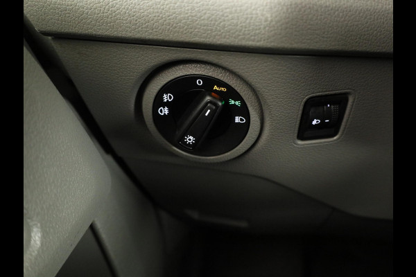 Volkswagen Crafter 35 2.0 TDI L3H3 Comfortline EURO VI 140 pk Automaat | Verlengde garantie | Navigatie | Trekhaak | Parkeersensoren | Achteruitrijcamera |