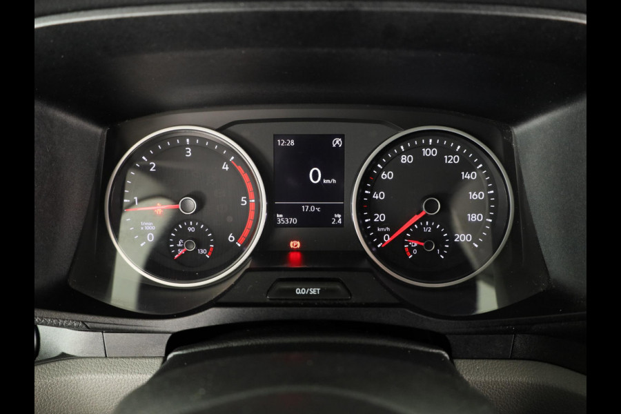 Volkswagen Crafter 35 2.0 TDI L3H2 140 PK | Navigatie via app | Bijrijdersbank | Airco | Side Assist | Inklapbare spiegels | Parkeersensoren voor en achter |