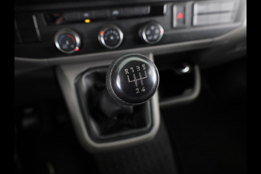 Volkswagen Transporter 2.0 TDI L2H1 28 Comfortline 110 pk | Verlengde garantie | Navigatie via App | Parkeersensoren achter | Cruise control |