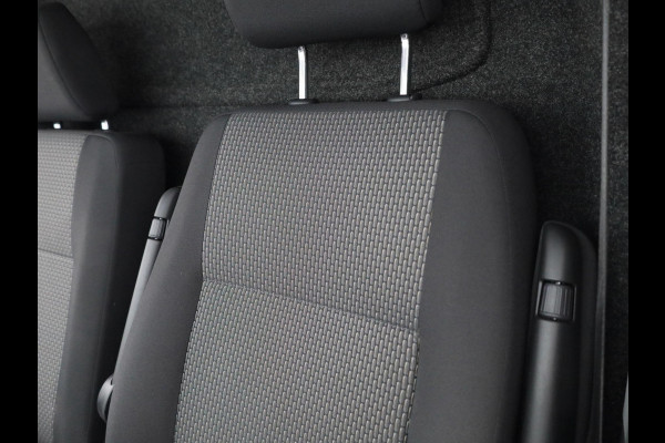 Volkswagen Transporter 2.0 TDI L2H1 28 Comfortline 110 pk | Verlengde garantie | Navigatie via App | Parkeersensoren achter | Cruise control |