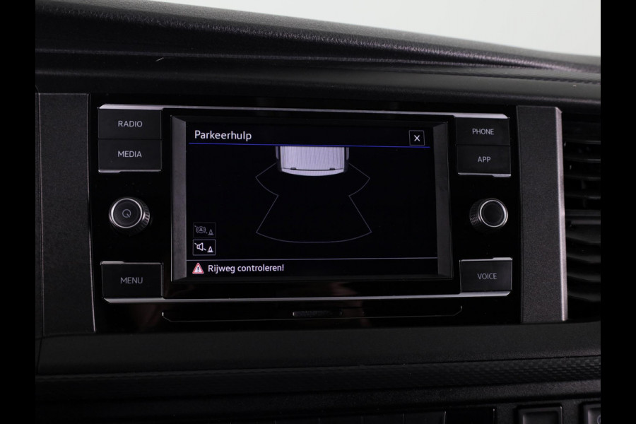 Volkswagen Transporter 2.0 TDI L2H1 28 Comfortline 110 pk | Verlengde garantie | Navigatie via App | Parkeersensoren achter | Cruise control |