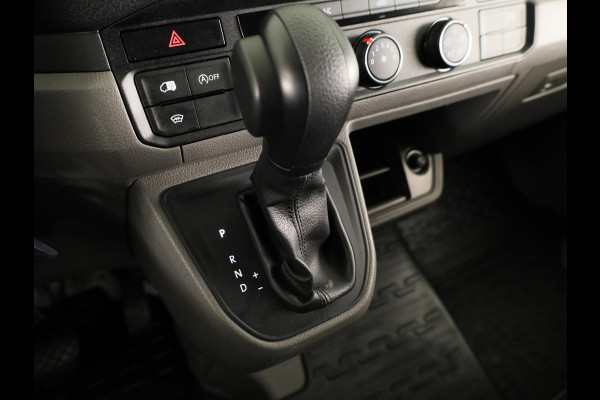 Volkswagen Crafter 35 2.0 TDI L3H3 Exclusive EURO VI 140 pk Automaat | Verlengde garantie | Navigatie | Parkeersensoren | Achteruitrijcamera | Cruise control |