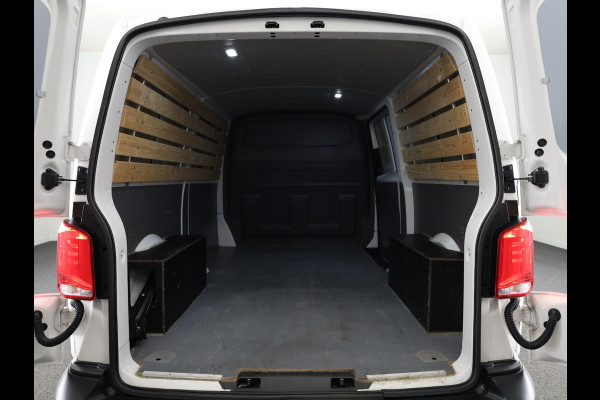 Volkswagen Transporter 2.0 TDI L2H1 28 Comfortline 110 pk | Verlengde garantie | Navigatie via App | Parkeersensoren achter | Cruise control |
