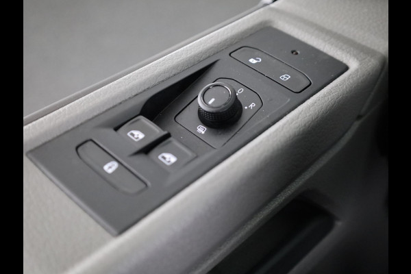 Volkswagen Transporter 2.0 TDI L2H1 28 Comfortline 110 pk | Verlengde garantie | Navigatie via App | Parkeersensoren achter | Cruise control |