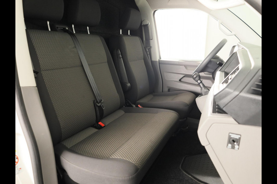 Volkswagen Transporter 2.0 TDI L2H1 28 Comfortline 110 pk | Verlengde garantie | Navigatie via App | Parkeersensoren achter | Cruise control |