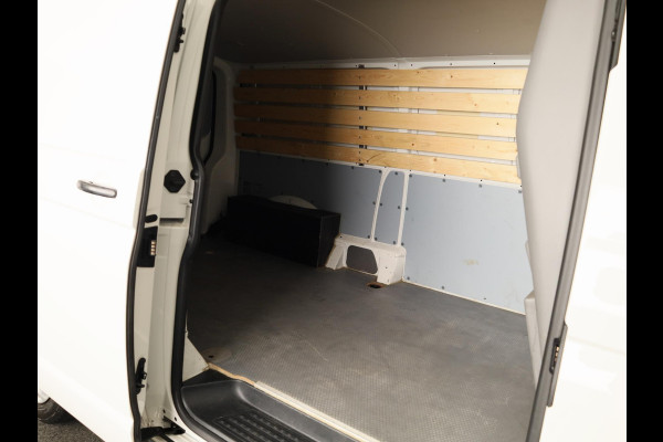Volkswagen Transporter 2.0 TDI L2H1 28 Comfortline 110 pk | Verlengde garantie | Navigatie via App | Parkeersensoren achter | Cruise control |