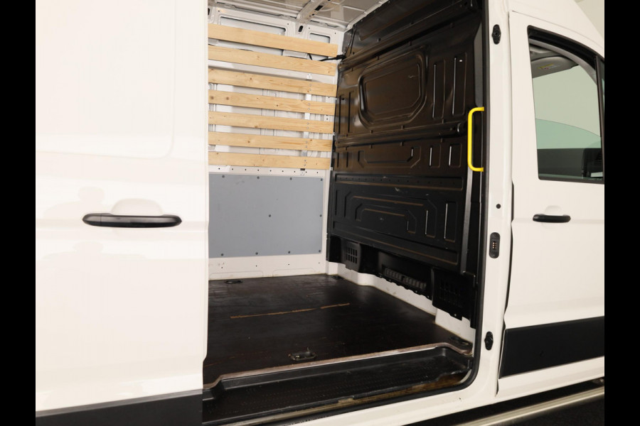 Volkswagen Crafter 35 2.0 TDI L3H3 Comfortline EURO VI 140 pk Automaat | Verlengde garantie | Navigatie | Trekhaak | Parkeersensoren | Achteruitrijcamera | Cruise control |