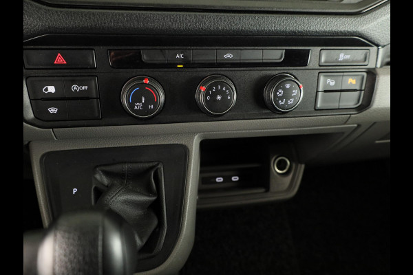 Volkswagen Crafter 35 2.0 TDI L3H3 Comfortline EURO VI 140 pk Automaat | Verlengde garantie | Navigatie | Trekhaak | Parkeersensoren | Achteruitrijcamera | Cruise control |