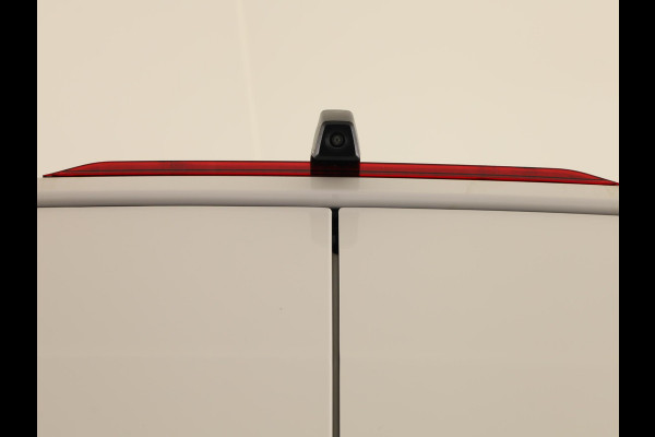 Volkswagen Crafter 35 2.0 TDI L3H3 Comfortline EURO VI 140 pk Automaat | Verlengde garantie | Navigatie | Trekhaak | Parkeersensoren | Achteruitrijcamera | Cruise control |