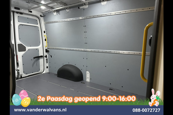 Volkswagen Crafter 2.0 TDI 177pk L3H3 L2H2 Euro6 Airco | Camera | Navigatie | Apple Carplay | Cruisecontrol Android Auto, Chauffeursstoel, 3000kg trekvermogen, Massagestoel