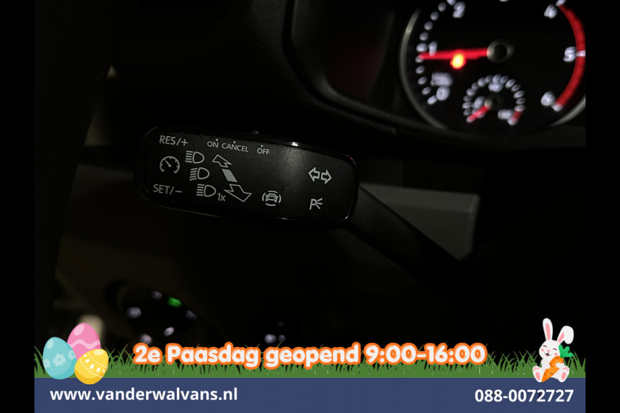 Volkswagen Crafter 2.0 TDI 140pk L3H3 L2H2 Euro6 Airco | Navigatie | Apple Carplay | Cruisecontrol Android Auto, Bijrijdersbank, 3000kg trekvermogen, zilver