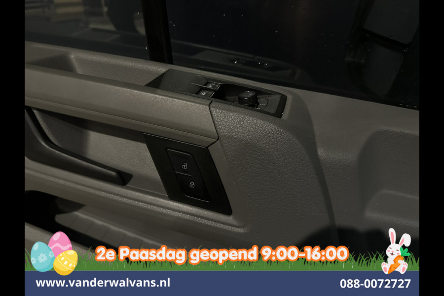 Volkswagen Crafter 2.0 TDI 140pk L3H3 L2H2 Euro6 Airco | Navigatie | Apple Carplay | Cruisecontrol Android Auto, Bijrijdersbank, 3000kg trekvermogen, zilver