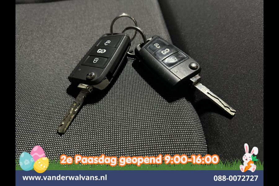 Volkswagen Crafter 2.0 TDI 140pk L3H3 L2H2 Euro6 Airco | Navigatie | Apple Carplay | Cruisecontrol Android Auto, Bijrijdersbank, 3000kg trekvermogen, zilver