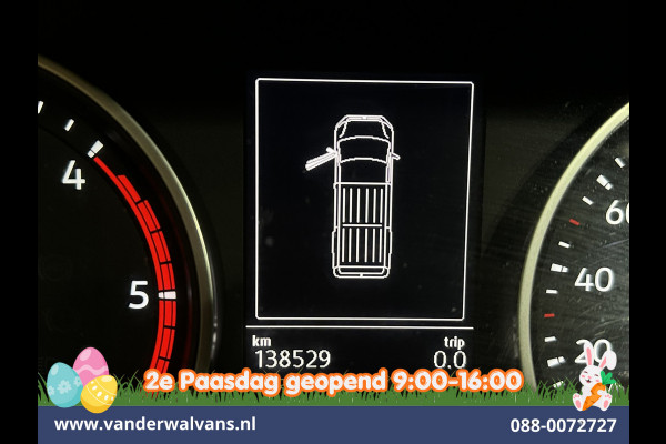 Volkswagen Crafter 2.0 TDI 141pk L3H3 L2H2 Euro6 Airco | Camera | Apple Carplay | Android Auto | Cruisecontrol | Massagestoel Chauffeursstoel, 2800kg trekvermogen