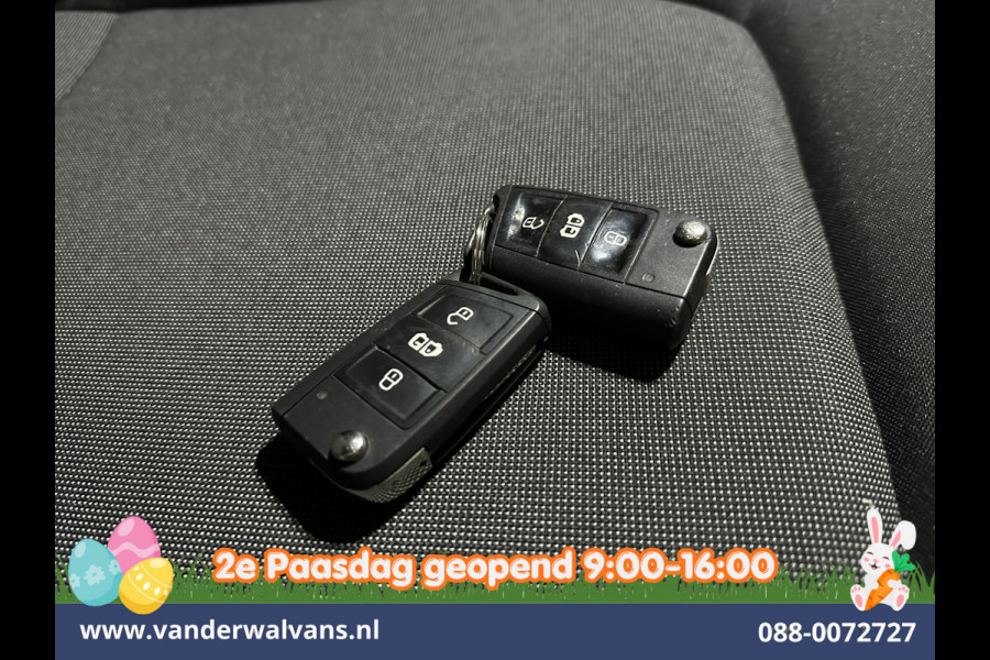 Volkswagen Crafter 2.0 TDI 141pk L3H3 L2H2 Euro6 Airco | Camera | Apple Carplay | Android Auto | Cruisecontrol | Massagestoel Chauffeursstoel, 2800kg trekvermogen