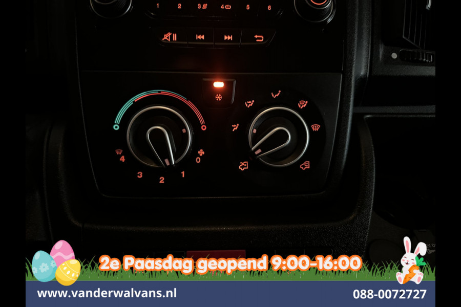 Peugeot Boxer 2.2 BlueHDi 141pk Bakwagen 436cm Lang Laadklep Euro6 Airco | Cruisecontrol | 1055kg laadvermogen Camera, Bijrijdersbank