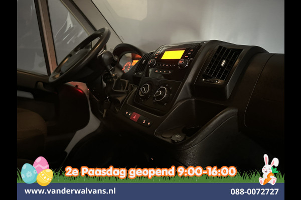 Peugeot Boxer 2.2 BlueHDi 141pk Bakwagen 436cm Lang Laadklep Euro6 Airco | Cruisecontrol | 1055kg laadvermogen Camera, Bijrijdersbank
