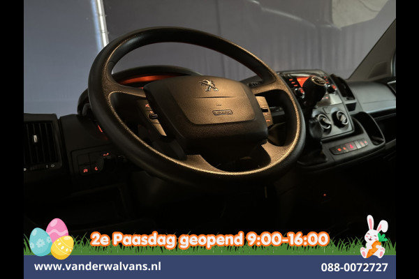 Peugeot Boxer 2.2 BlueHDi 141pk Bakwagen 436cm Lang Laadklep Euro6 Airco | Cruisecontrol | 1055kg laadvermogen Camera, Bijrijdersbank