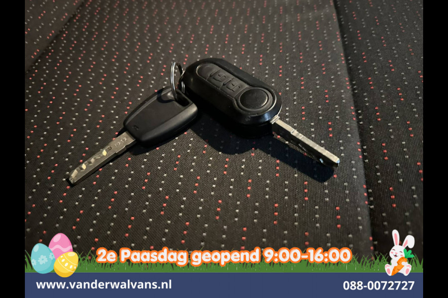 Peugeot Boxer 2.2 BlueHDi 141pk Bakwagen 436cm Lang Laadklep Euro6 Airco | Cruisecontrol | 1055kg laadvermogen Camera, Bijrijdersbank